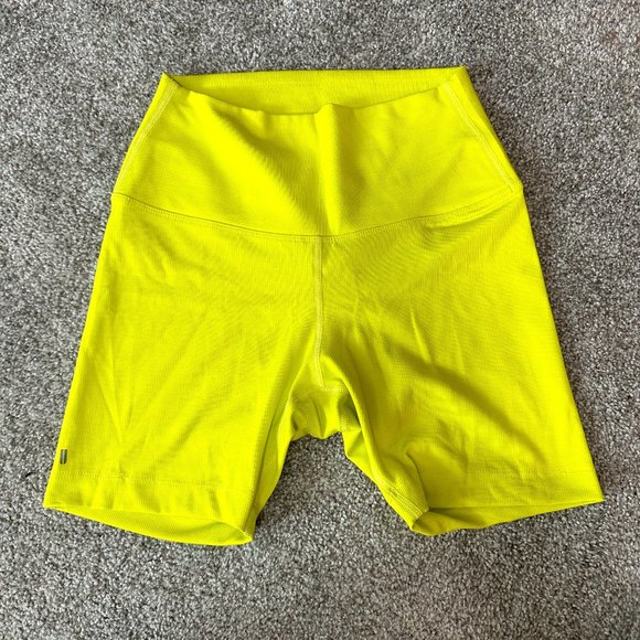 NOBULL Pants - NOBULL High-rise Short 6"